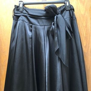 Cache Size 6 black skirt